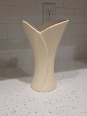 Red Wing Vintage Vase 1625
